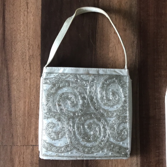 Wedding or Event Pearl white beaded clutches - Picture 2 of 4